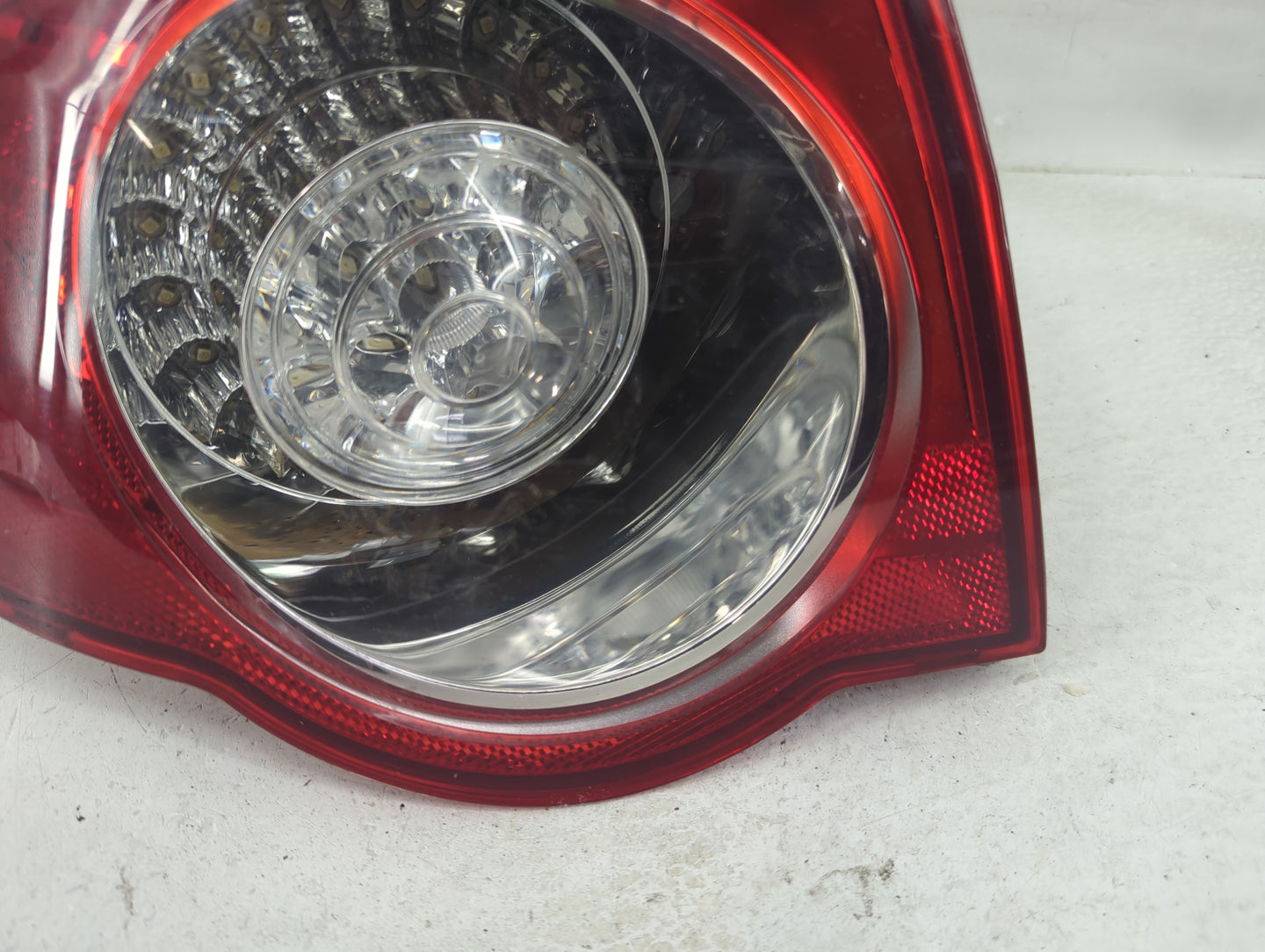 2006-2008 Volkswagen Passat Tail Light Assembly Driver Left OEM P/N:ZSB 3C5 945 095D Fits Fits 2006 2007 2008 OEM Used Auto 