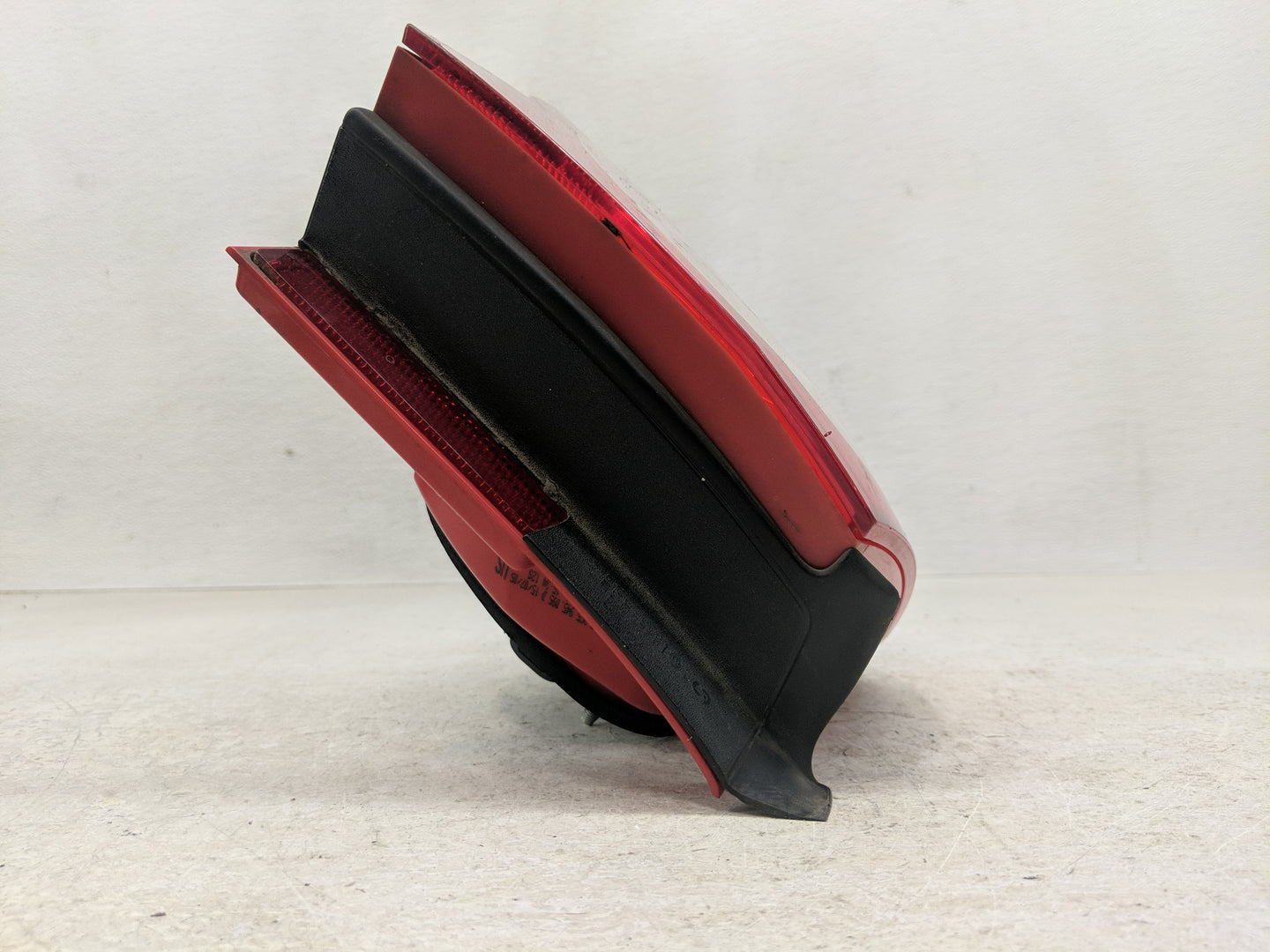 2006-2008 Volkswagen Passat Tail Light Assembly Driver Left OEM P/N:ZSB 3C5 945 095D Fits Fits 2006 2007 2008 OEM Used Auto 