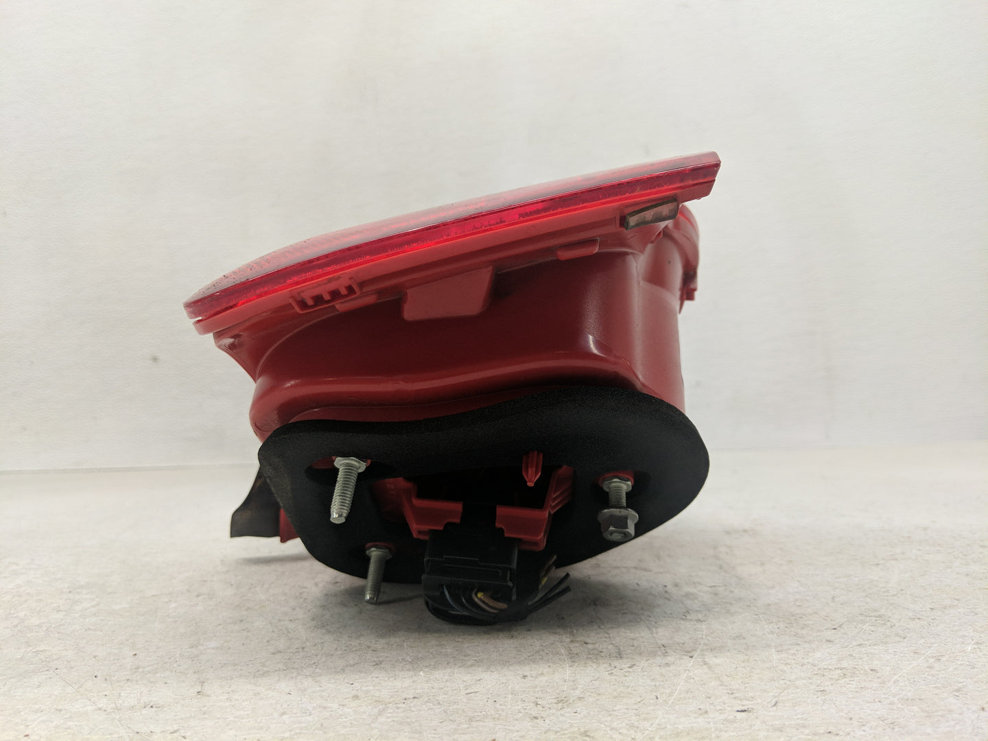 2006-2008 Volkswagen Passat Tail Light Assembly Driver Left OEM P/N:ZSB 3C5 945 095D Fits Fits 2006 2007 2008 OEM Used Auto 