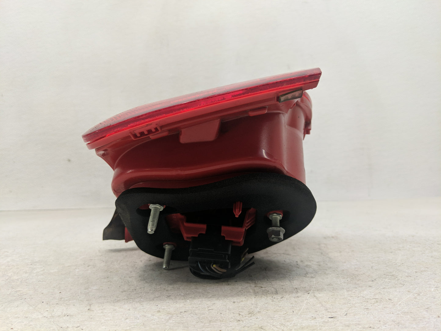 2006-2008 Volkswagen Passat Tail Light Assembly Driver Left OEM P/N:ZSB 3C5 945 095D Fits Fits 2006 2007 2008 OEM Used Auto 