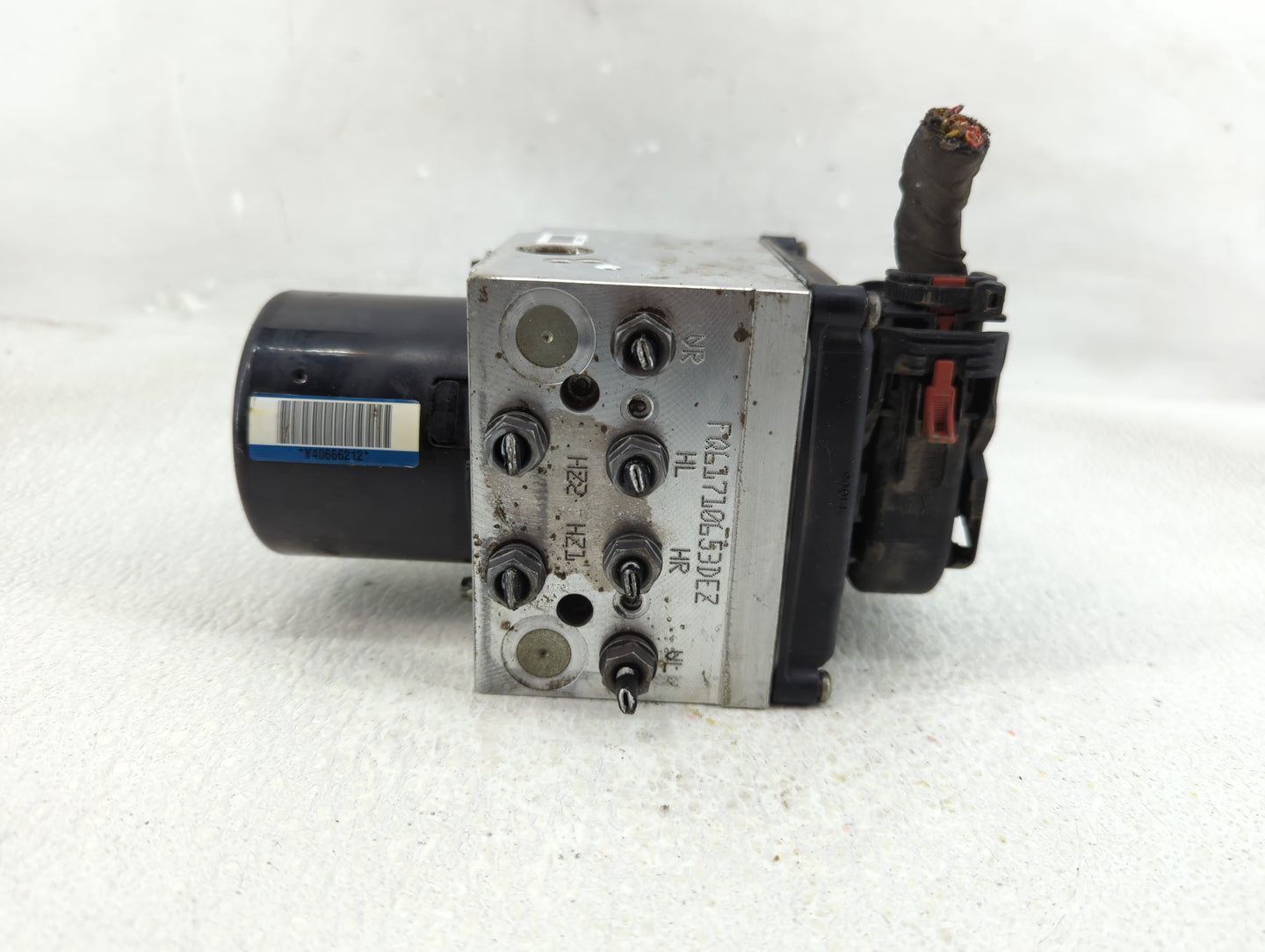 2006-2007 Volkswagen Passat ABS Pump Control Module Replacement P/N:3C0 614 095 S Fits Fits 2006 2007 OEM Used Auto Parts - 