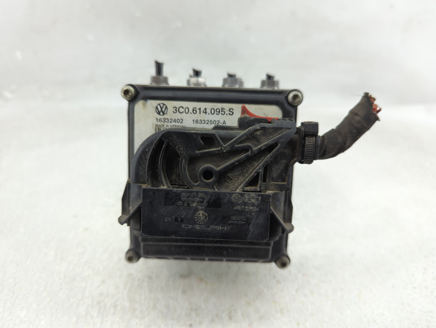 2006-2007 Volkswagen Passat ABS Pump Control Module Replacement P/N:3C0 614 095 S Fits Fits 2006 2007 OEM Used Auto Parts - 