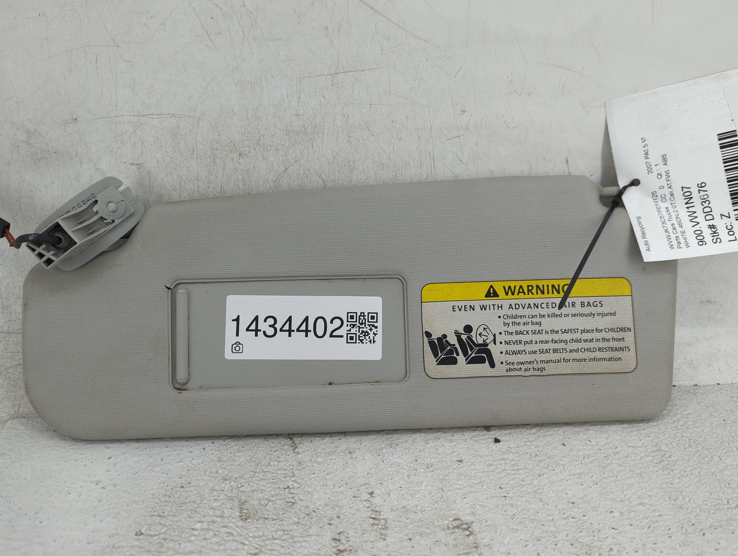2006-2010 Volkswagen Passat Sun Visor Shade Replacement Driver Left Mirror Fits OEM Used Auto Parts - Oemusedautoparts1.com