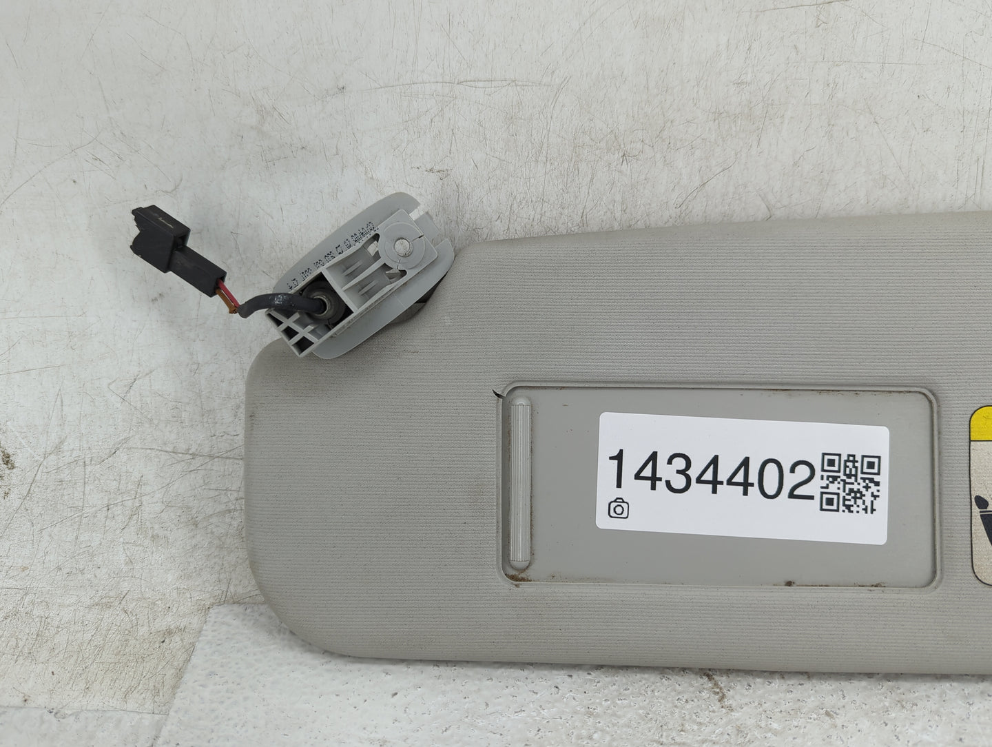 2006-2010 Volkswagen Passat Sun Visor Shade Replacement Driver Left Mirror Fits OEM Used Auto Parts - Oemusedautoparts1.com
