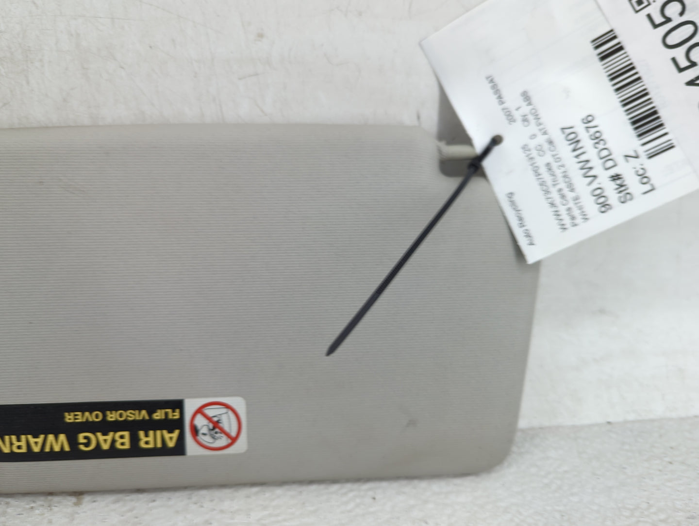 2007 Volkswagen Passat Sun Visor Shade Replacement Passenger Right Mirror Fits OEM Used Auto Parts - Oemusedautoparts1.com