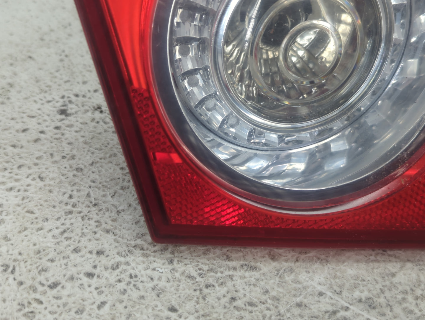 2006-2010 Volkswagen Passat Tail Light Assembly Driver Left OEM P/N:ZSB 3C5 945 095D Fits Fits 2006 2007 2008 2009 2010 OEM 