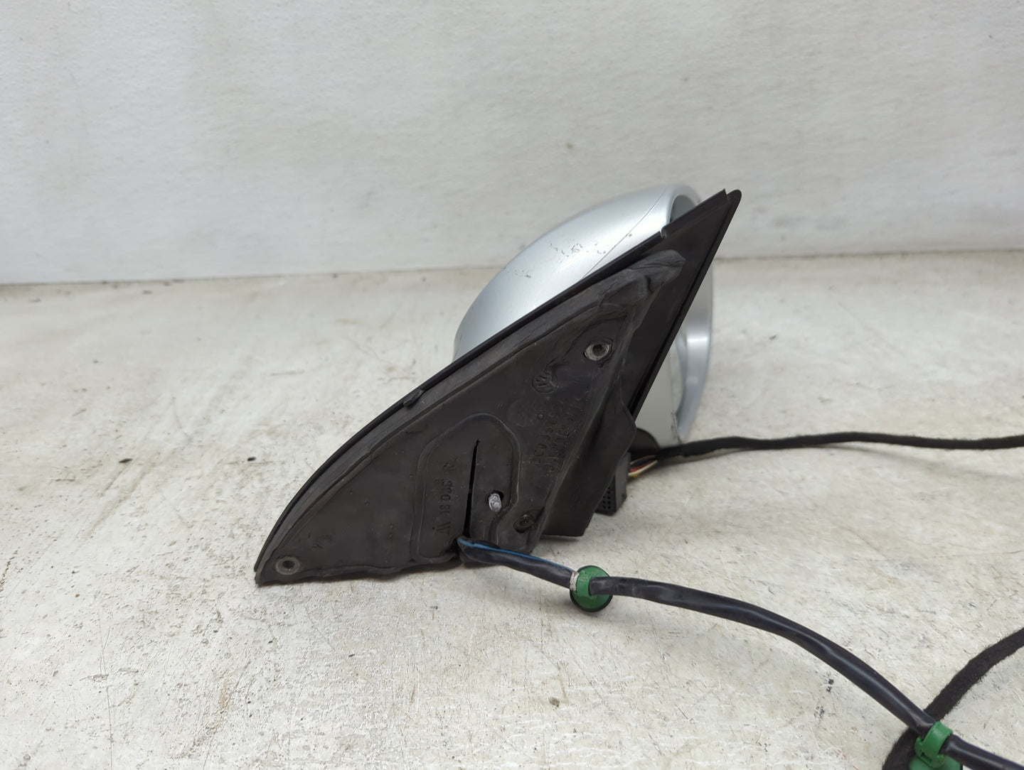 2006-2010 Volkswagen Passat Passenger Side View Mirror - Right Door Mirror OEM Used - Oemusedautoparts1.com
