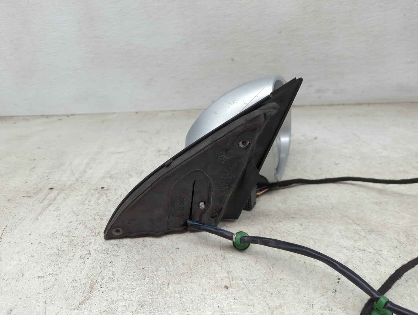 2006-2010 Volkswagen Passat Passenger Side View Mirror - Right Door Mirror OEM Used - Oemusedautoparts1.com