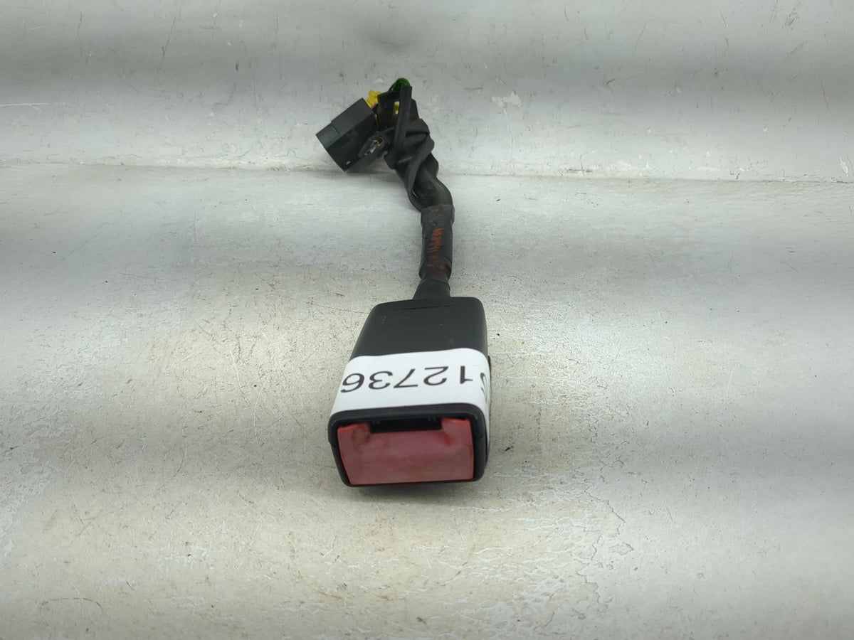 2006-2010 Volkswagen Passat Passenger Front Seatbelt Buckle - Oemusedautoparts1.com
