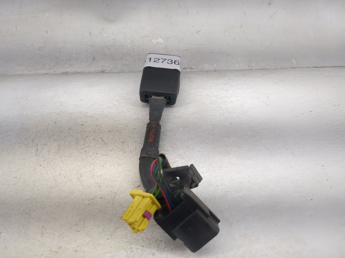 2006-2010 Volkswagen Passat Passenger Front Seatbelt Buckle - Oemusedautoparts1.com