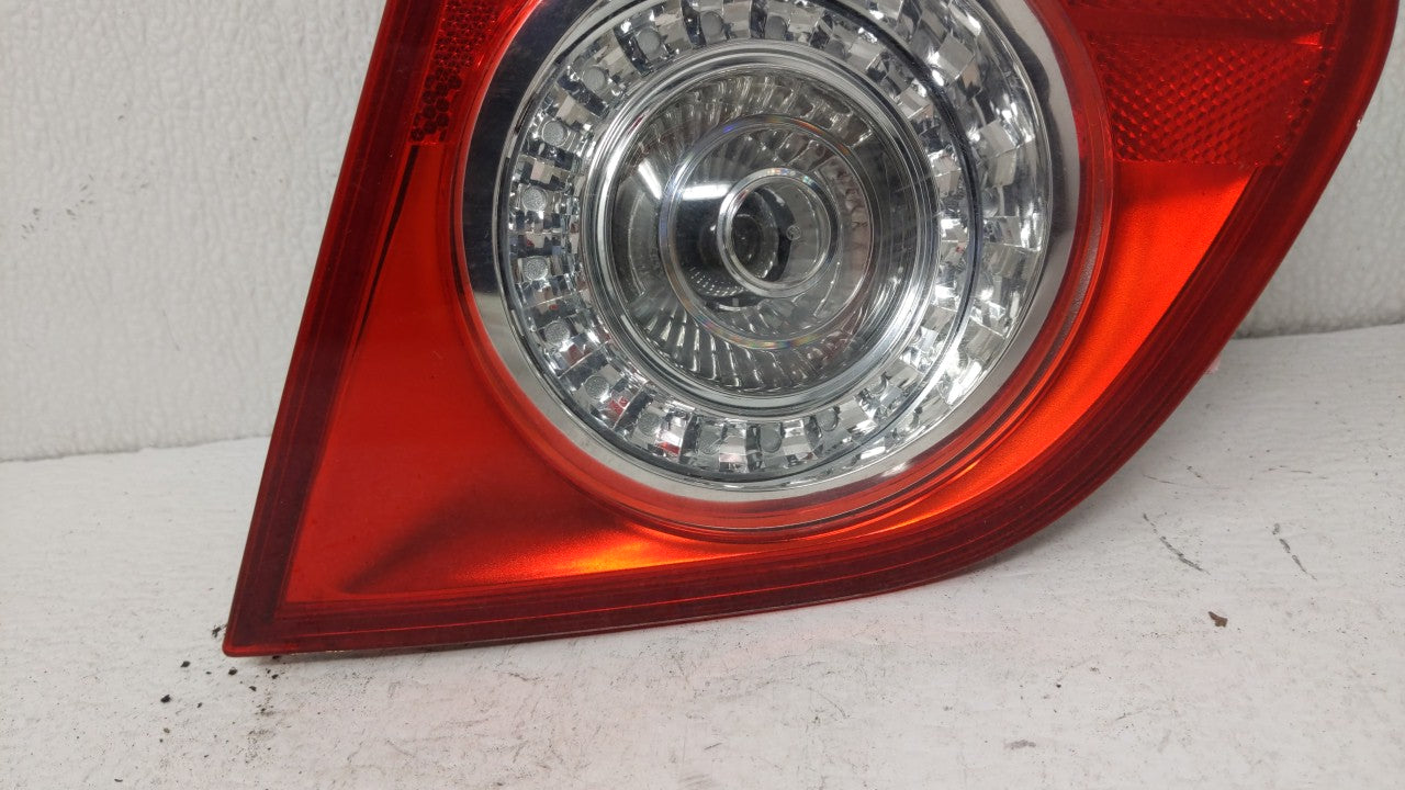 2006-2010 Volkswagen Passat Tail Light Assembly Passenger Right OEM P/N:VW1K6945259 ZSB 3C5.945.094 C Fits OEM Used Auto Par