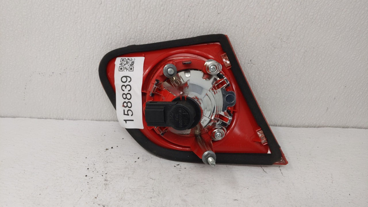 2006-2010 Volkswagen Passat Tail Light Assembly Passenger Right OEM P/N:VW1K6945259 ZSB 3C5.945.094 C Fits OEM Used Auto Par