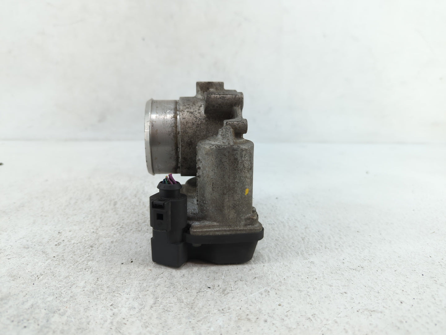 2006-2010 Volkswagen Passat Throttle Body P/N:06F 133 062 G 06F 133 062 Q Fits OEM Used Auto Parts - Oemusedautoparts1.com
