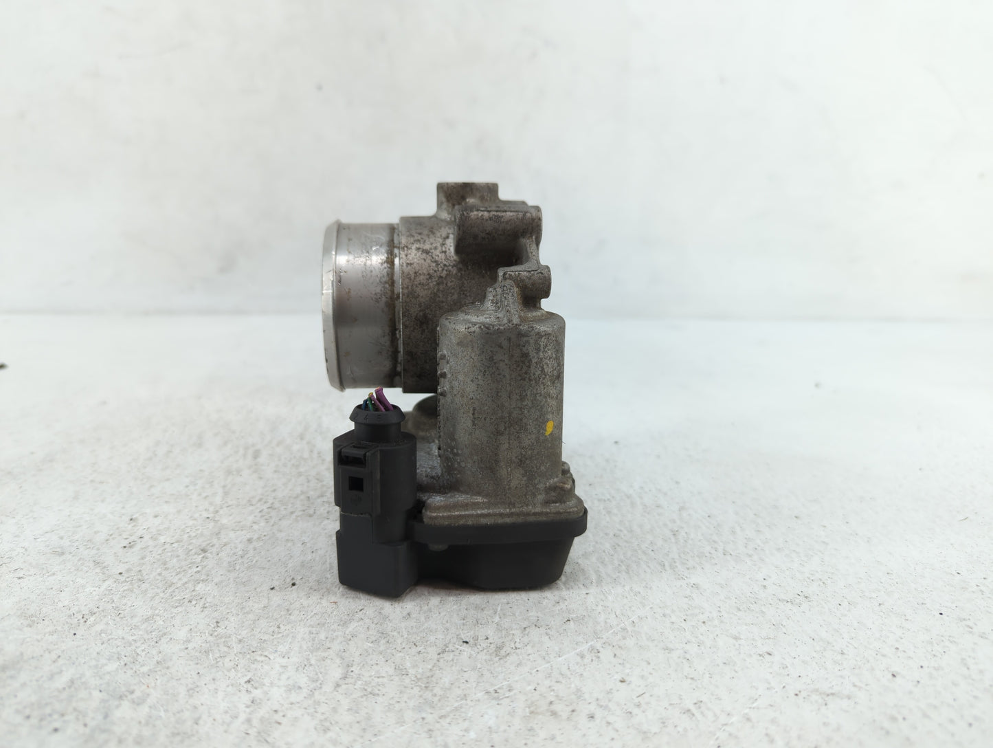 2006-2010 Volkswagen Passat Throttle Body P/N:06F 133 062 G 06F 133 062 Q Fits OEM Used Auto Parts - Oemusedautoparts1.com