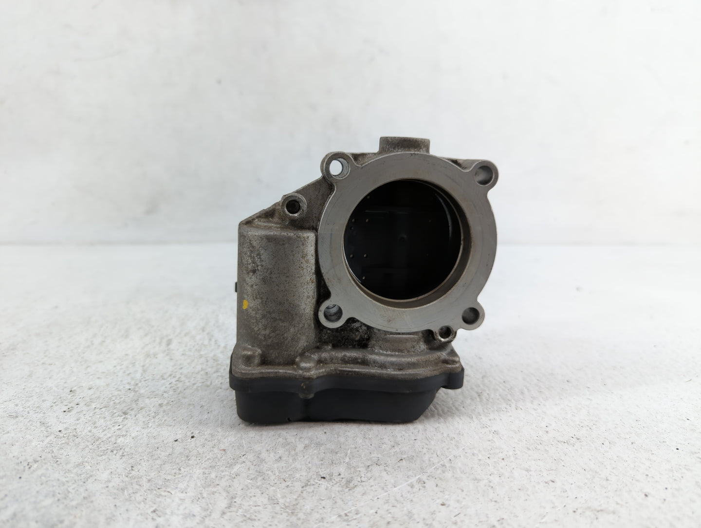 2006-2010 Volkswagen Passat Throttle Body P/N:06F 133 062 G 06F 133 062 Q Fits OEM Used Auto Parts - Oemusedautoparts1.com