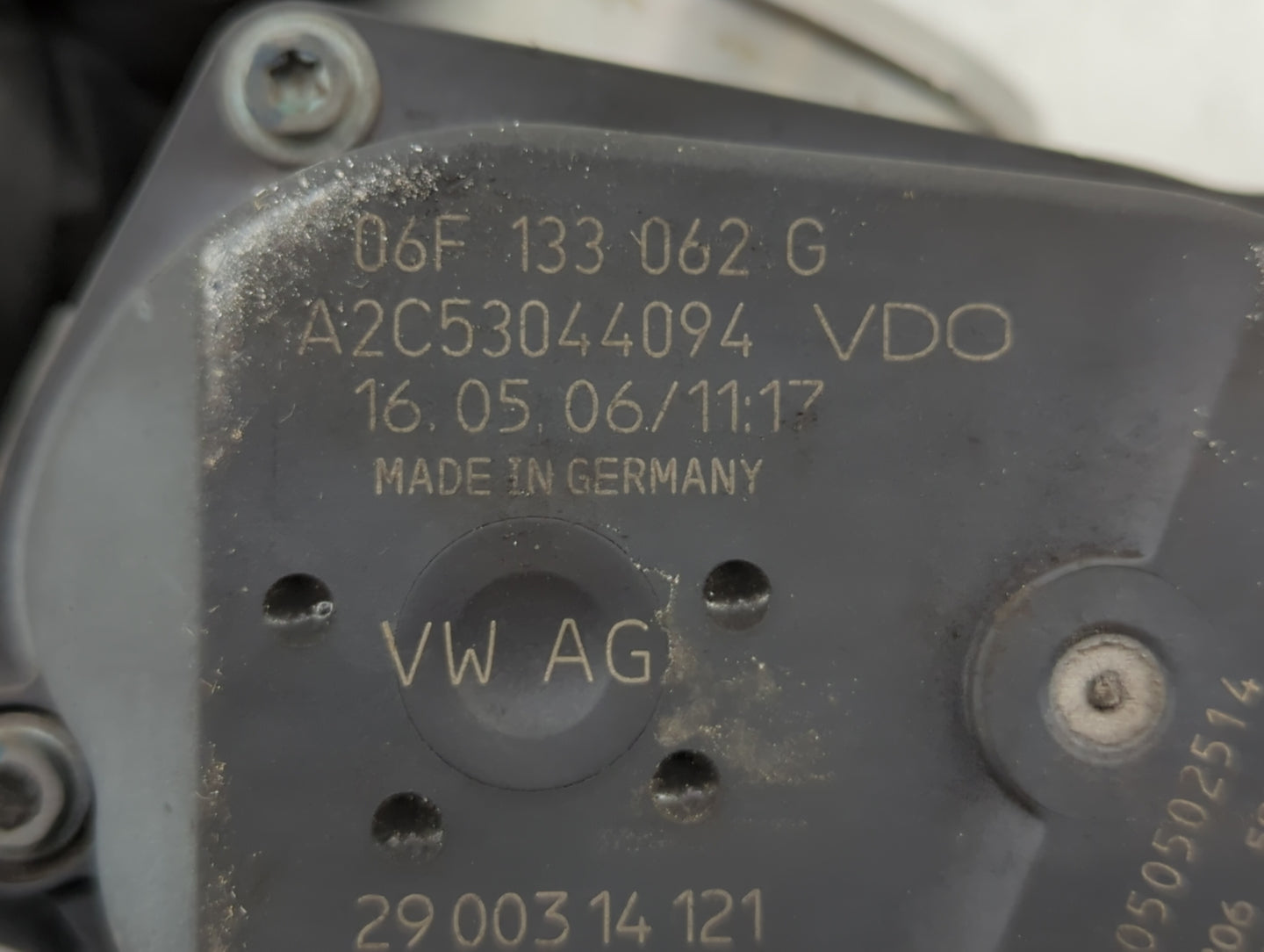 2006-2010 Volkswagen Passat Throttle Body P/N:06F 133 062 G 06F 133 062 Q Fits OEM Used Auto Parts - Oemusedautoparts1.com