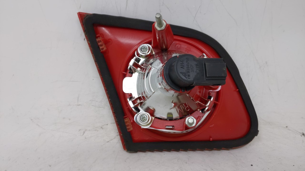 2006-2010 Volkswagen Passat Tail Light Assembly Passenger Right OEM P/N:VW1K6945259 Fits Fits 2006 2007 2008 2009 2010 OEM U