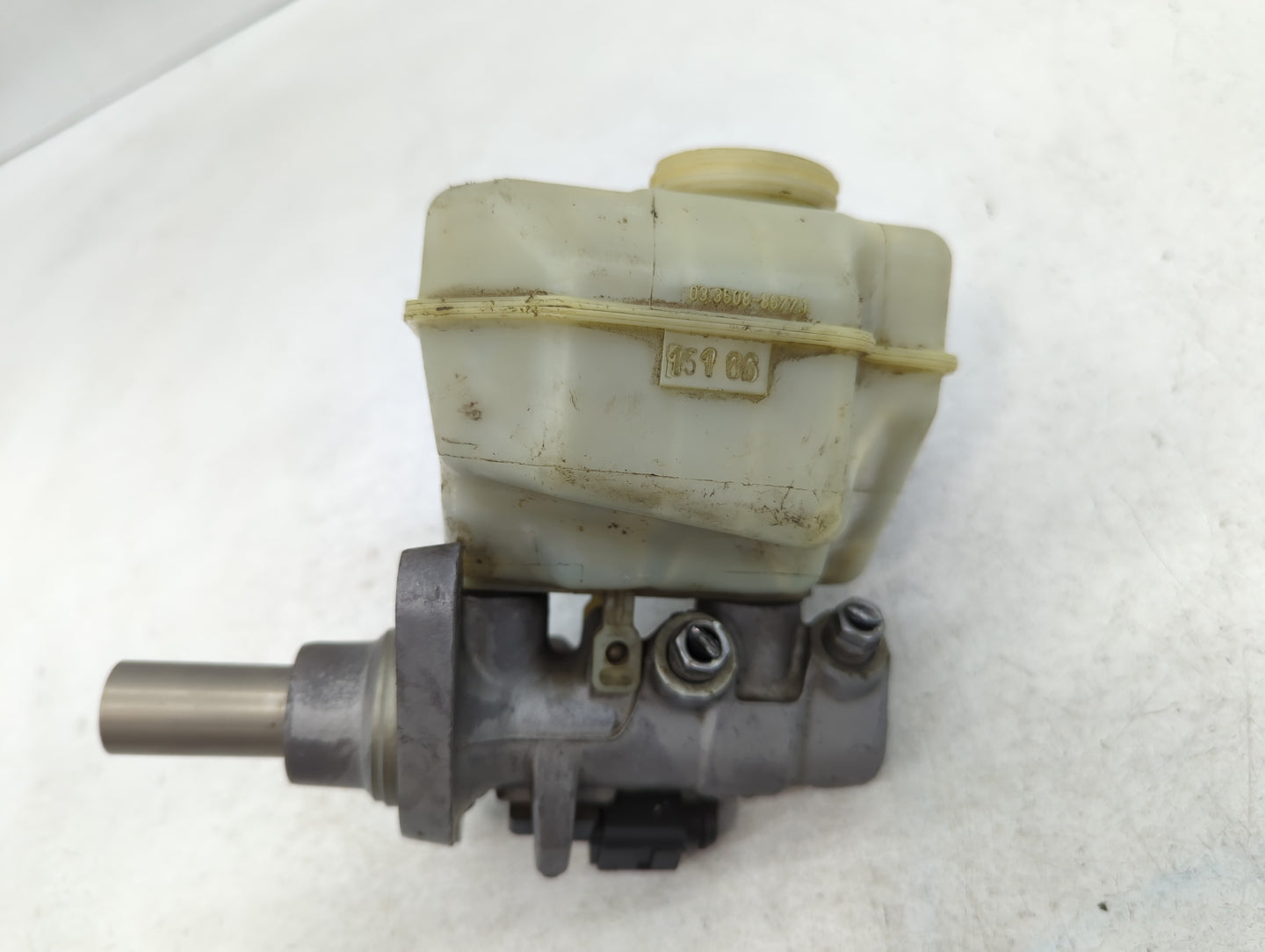 2006-2010 Volkswagen Passat Brake Master Cylinder - Oemusedautoparts1.com