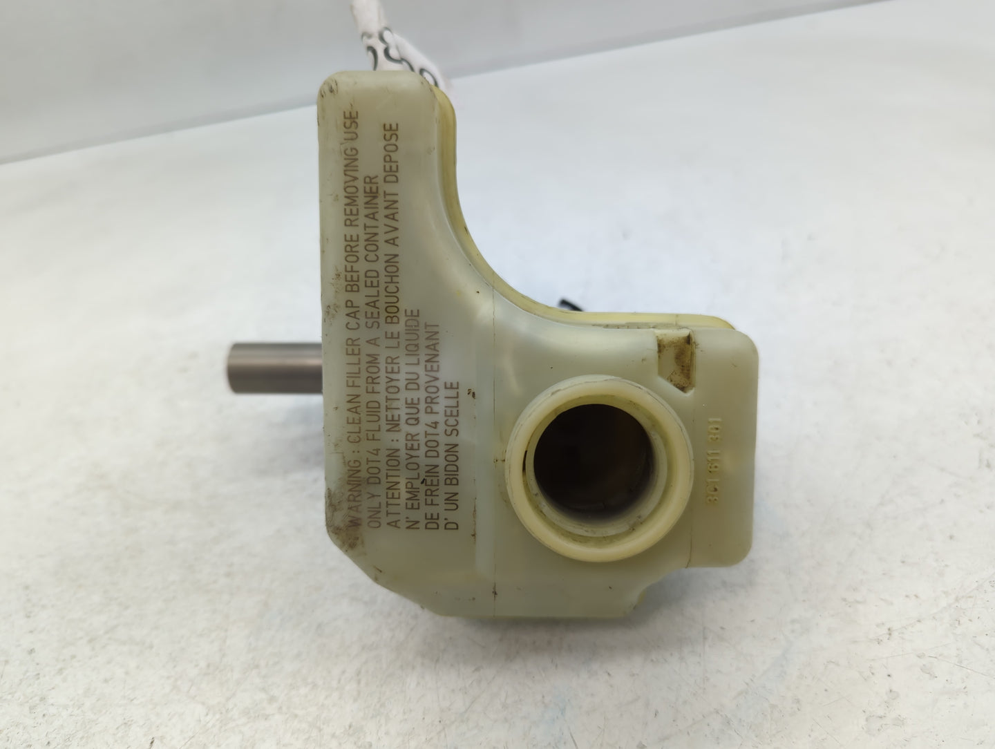 2006-2010 Volkswagen Passat Brake Master Cylinder - Oemusedautoparts1.com