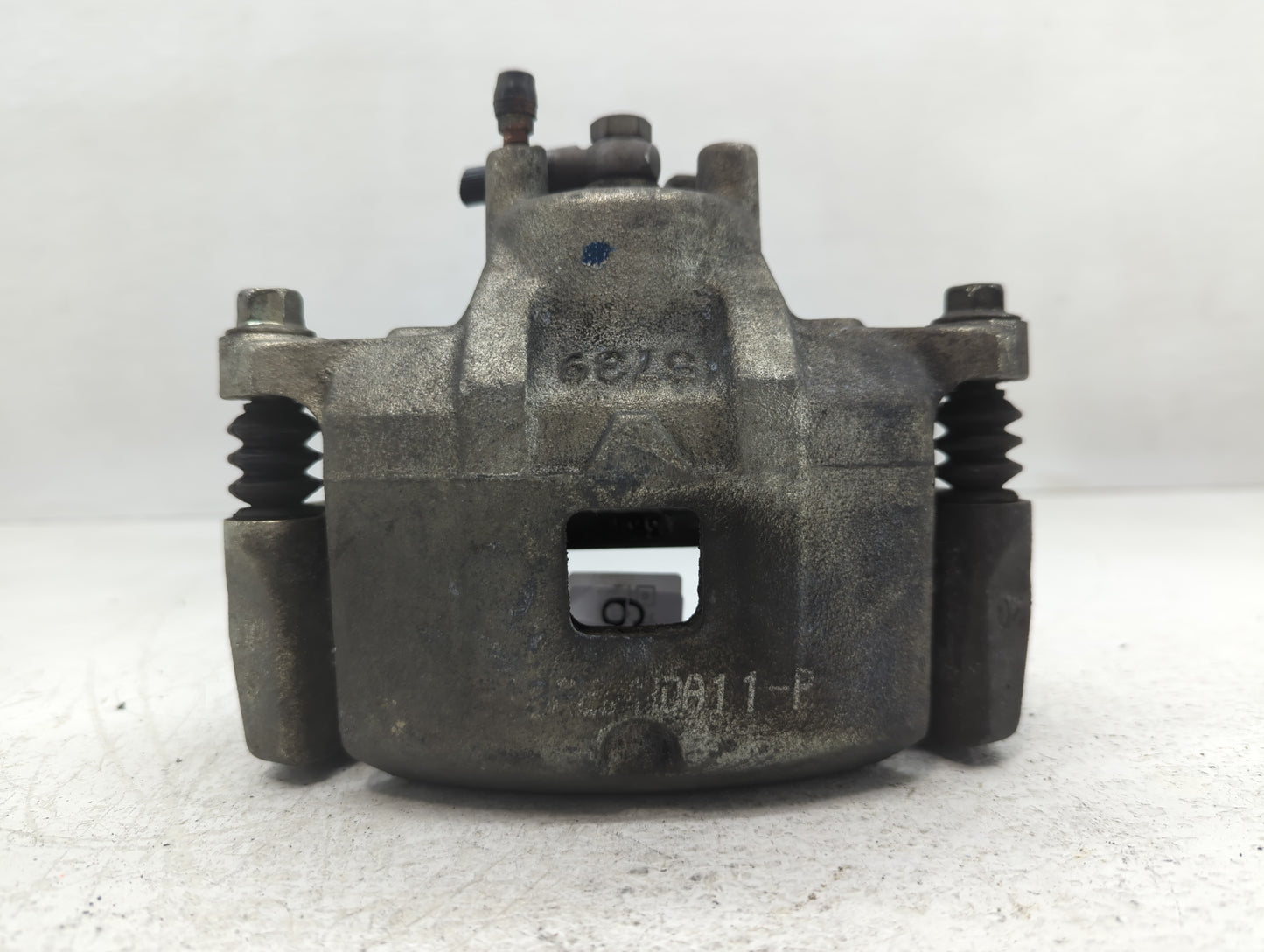 2006-2010 Volkswagen Passat Front Passenger Right Brake Caliper - Oemusedautoparts1.com