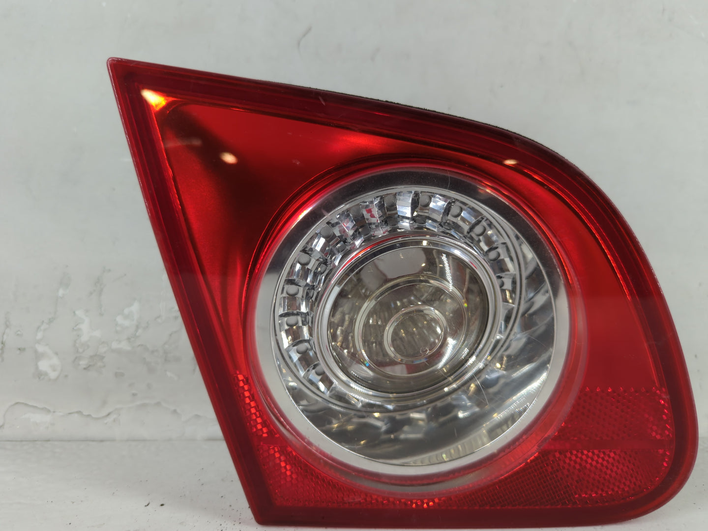2006-2010 Volkswagen Passat Tail Light Assembly Driver Left OEM P/N:3C5.945.093. F Fits Fits 2006 2007 2008 2009 2010 OEM Us