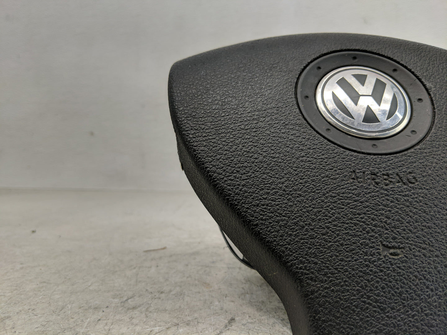 2006-2009 Volkswagen Rabbit Air Bag Driver Left Steering Wheel Mounted Fits Fits 2006 2007 2008 2009 OEM Used Auto Parts - O