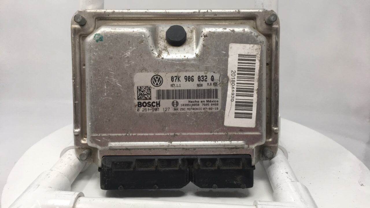 2006-2007 Volkswagen Rabbit PCM Engine Control Computer ECU ECM PCU OEM P/N:07K 906 032 Q Fits Fits 2006 2007 OEM Used Auto 