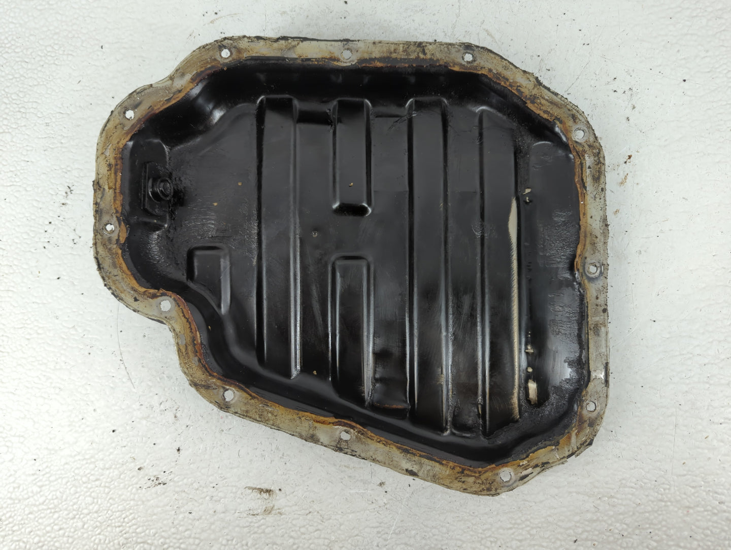 2006-2009 Volkswagen Rabbit Engine Oil Pan Fits Fits 2005 2006 2007 2008 2009 2010 2011 2012 2013 2014 OEM Used Auto Parts -