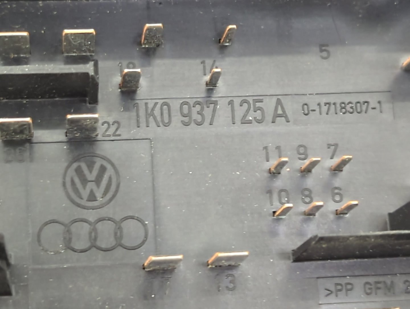 2006-2009 Volkswagen Rabbit Fusebox Fuse Box Panel Relay Module Fits OEM Used Auto Parts - Oemusedautoparts1.com