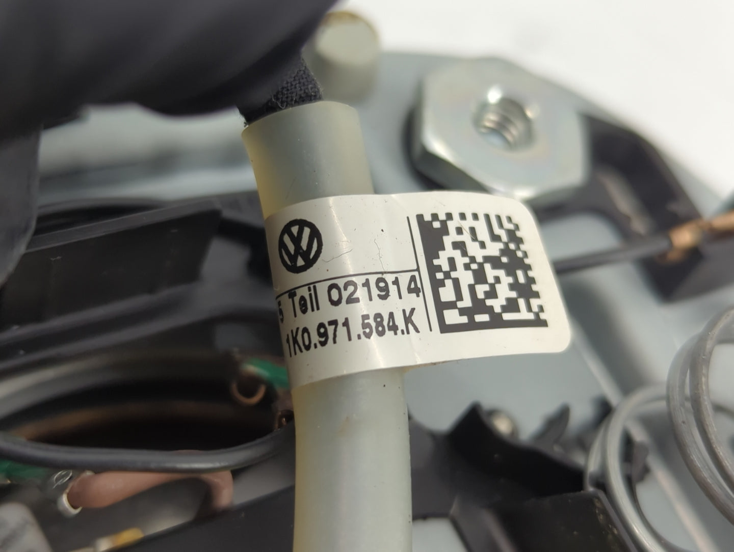 2006-2009 Volkswagen Rabbit Air Bag Driver Left Steering Wheel Mounted - Oemusedautoparts1.com