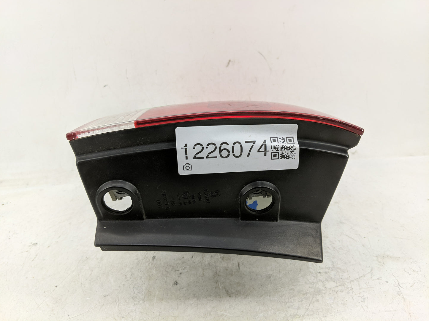 2007 Volkswagen Touareg Tail Light Assembly Driver Left OEM Fits OEM Used Auto Parts - Oemusedautoparts1.com