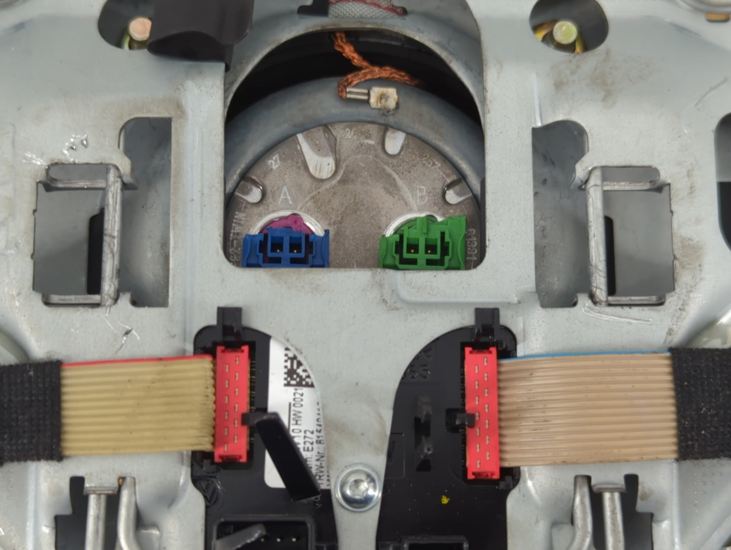 2006-2010 Volkswagen Touareg Air Bag Driver Left Steering Wheel Mounted - Oemusedautoparts1.com