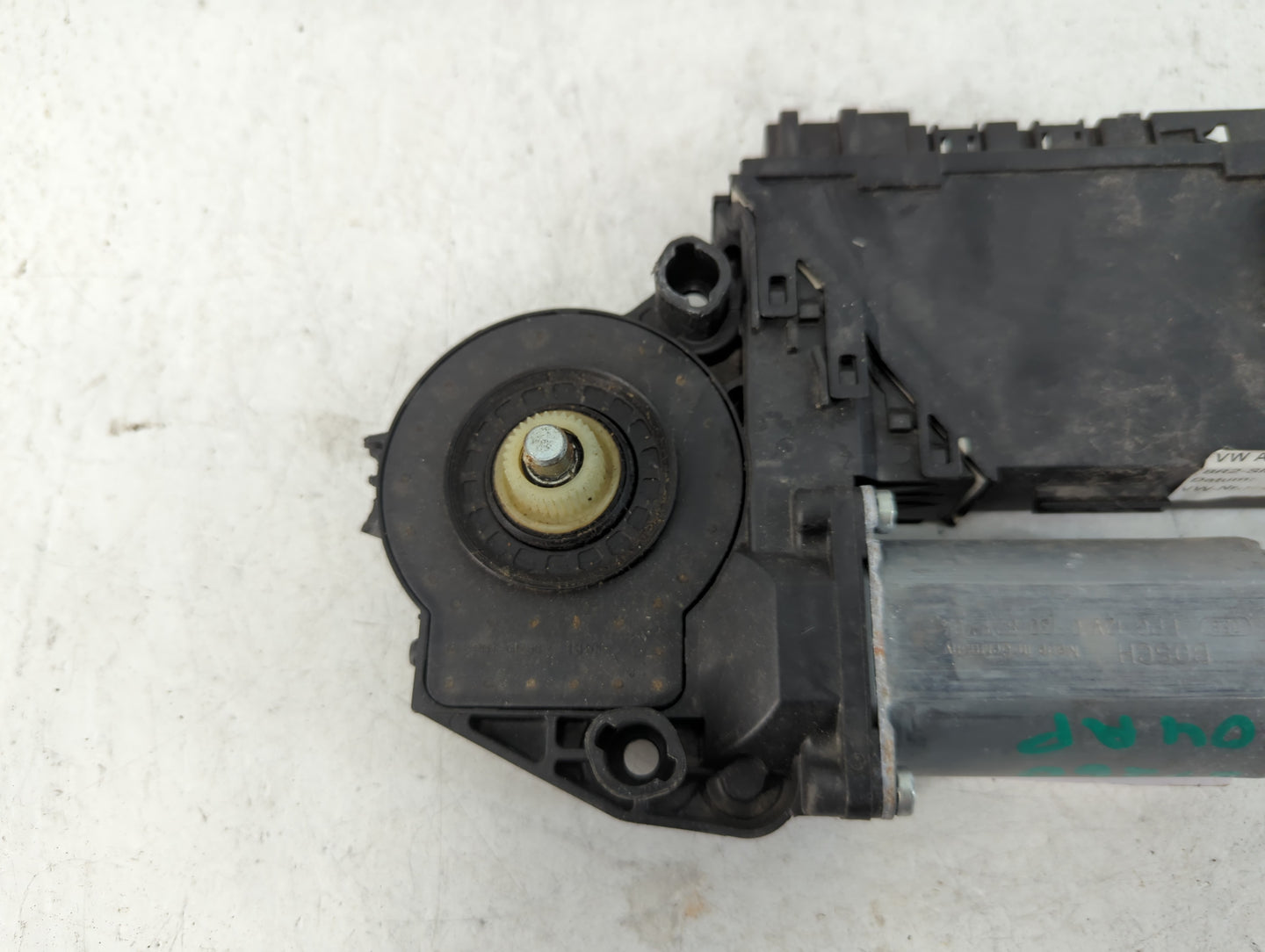 2010 Volkswagen Touareg window regulator motor control - Oemusedautoparts1.com