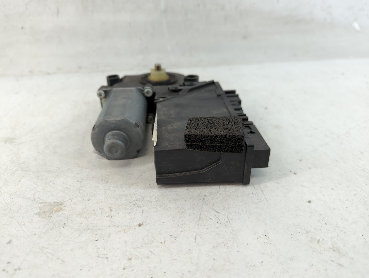 2010 Volkswagen Touareg window regulator motor control - Oemusedautoparts1.com