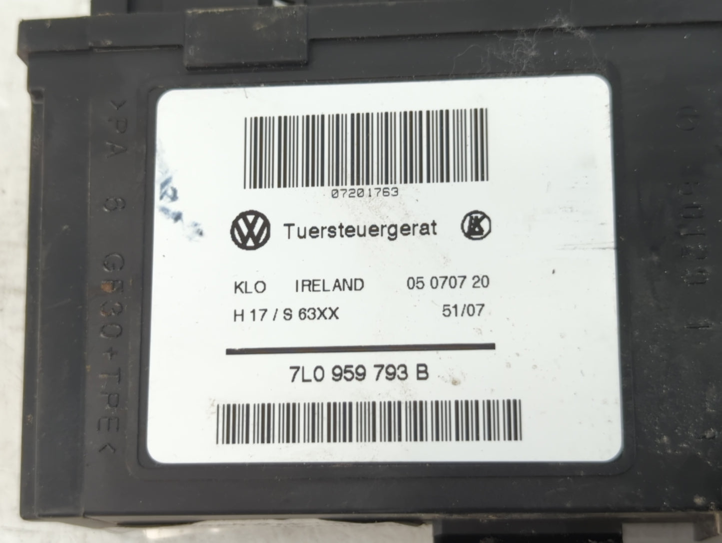 2010 Volkswagen Touareg window regulator motor control - Oemusedautoparts1.com