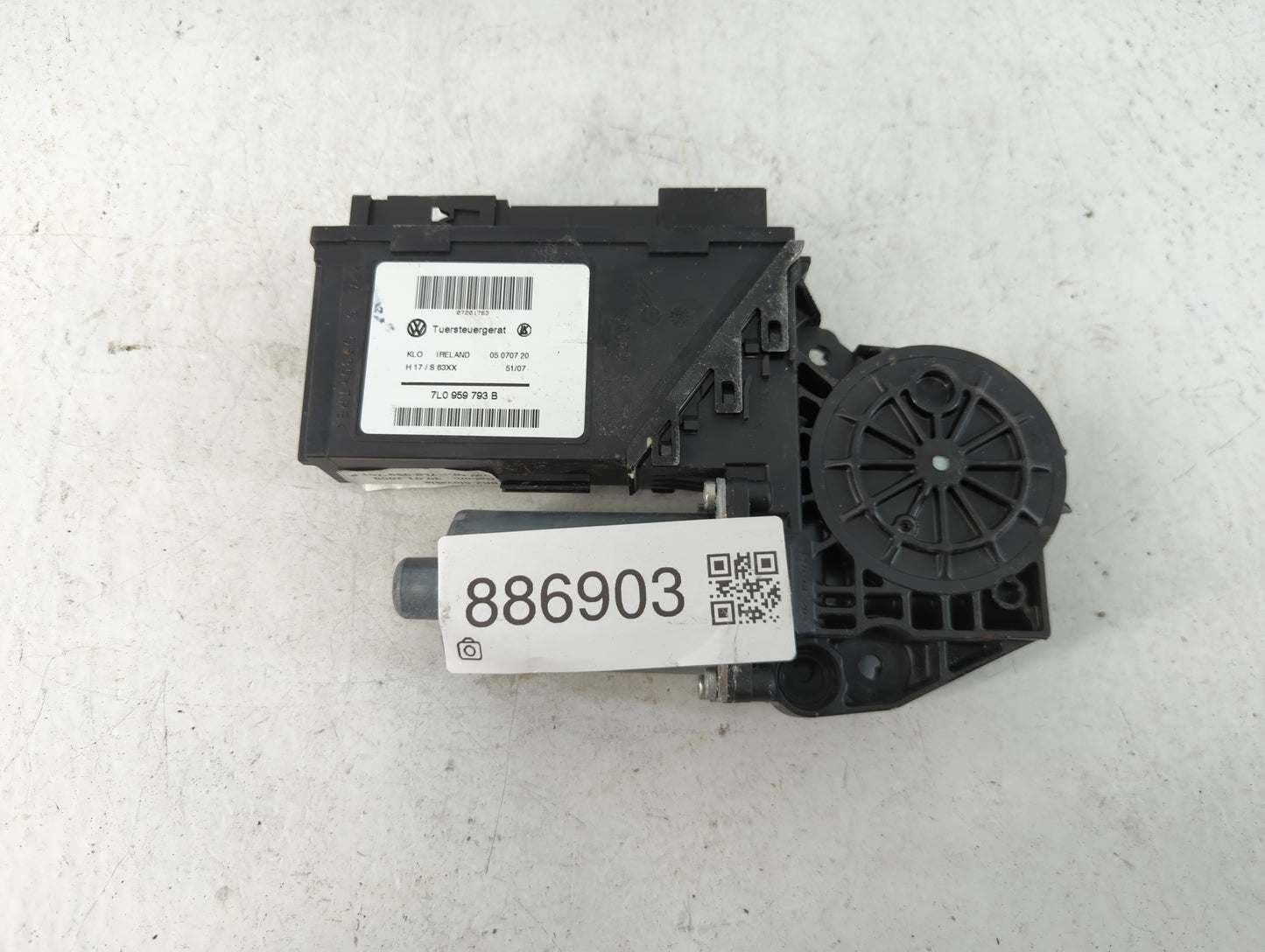 2010 Volkswagen Touareg window regulator motor control - Oemusedautoparts1.com