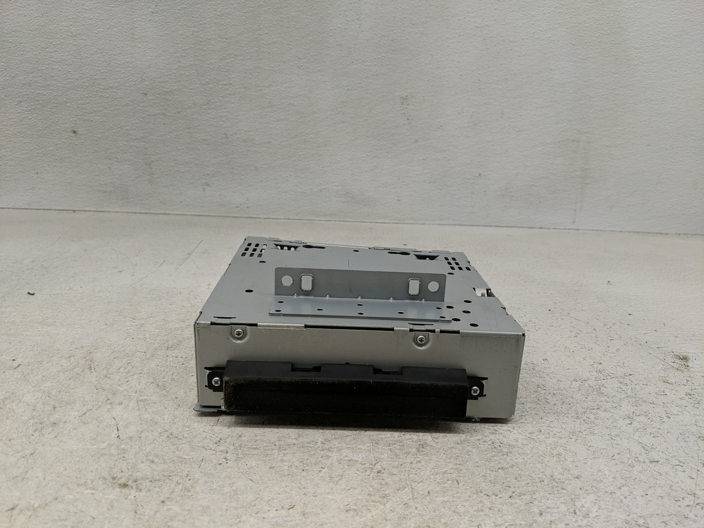 2004-2007 Volvo S40 Radio AM FM Cd Player Receiver Replacement P/N:31210417 Fits Fits 2004 2005 2006 2007 OEM Used Auto Part