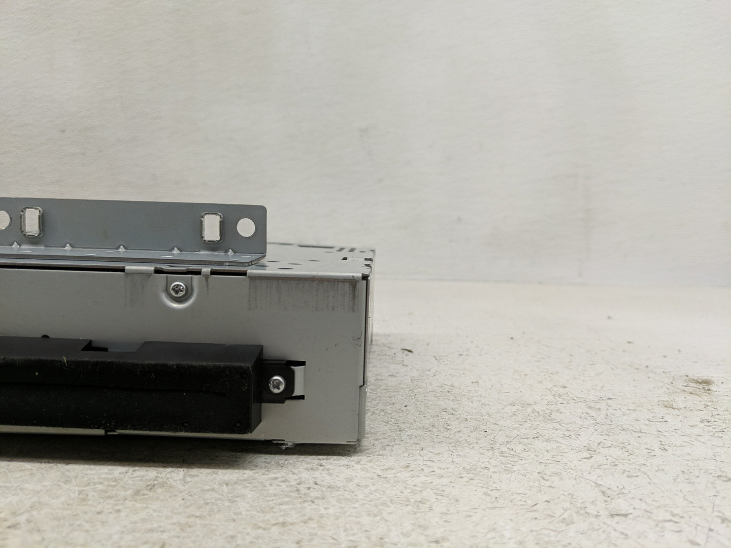 2004-2007 Volvo S40 Radio AM FM Cd Player Receiver Replacement P/N:31210417 Fits Fits 2004 2005 2006 2007 OEM Used Auto Part