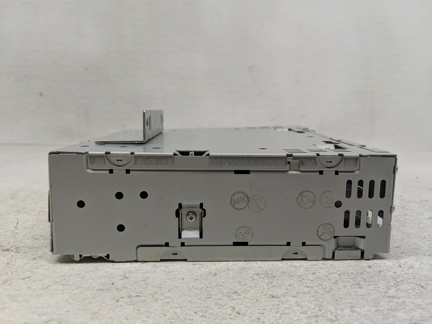 2004-2007 Volvo S40 Radio AM FM Cd Player Receiver Replacement P/N:31210417 Fits Fits 2004 2005 2006 2007 OEM Used Auto Part