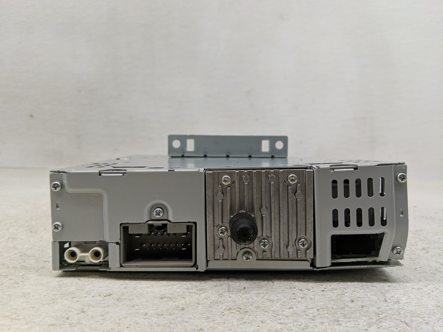 2004-2007 Volvo S40 Radio AM FM Cd Player Receiver Replacement P/N:31210417 Fits Fits 2004 2005 2006 2007 OEM Used Auto Part