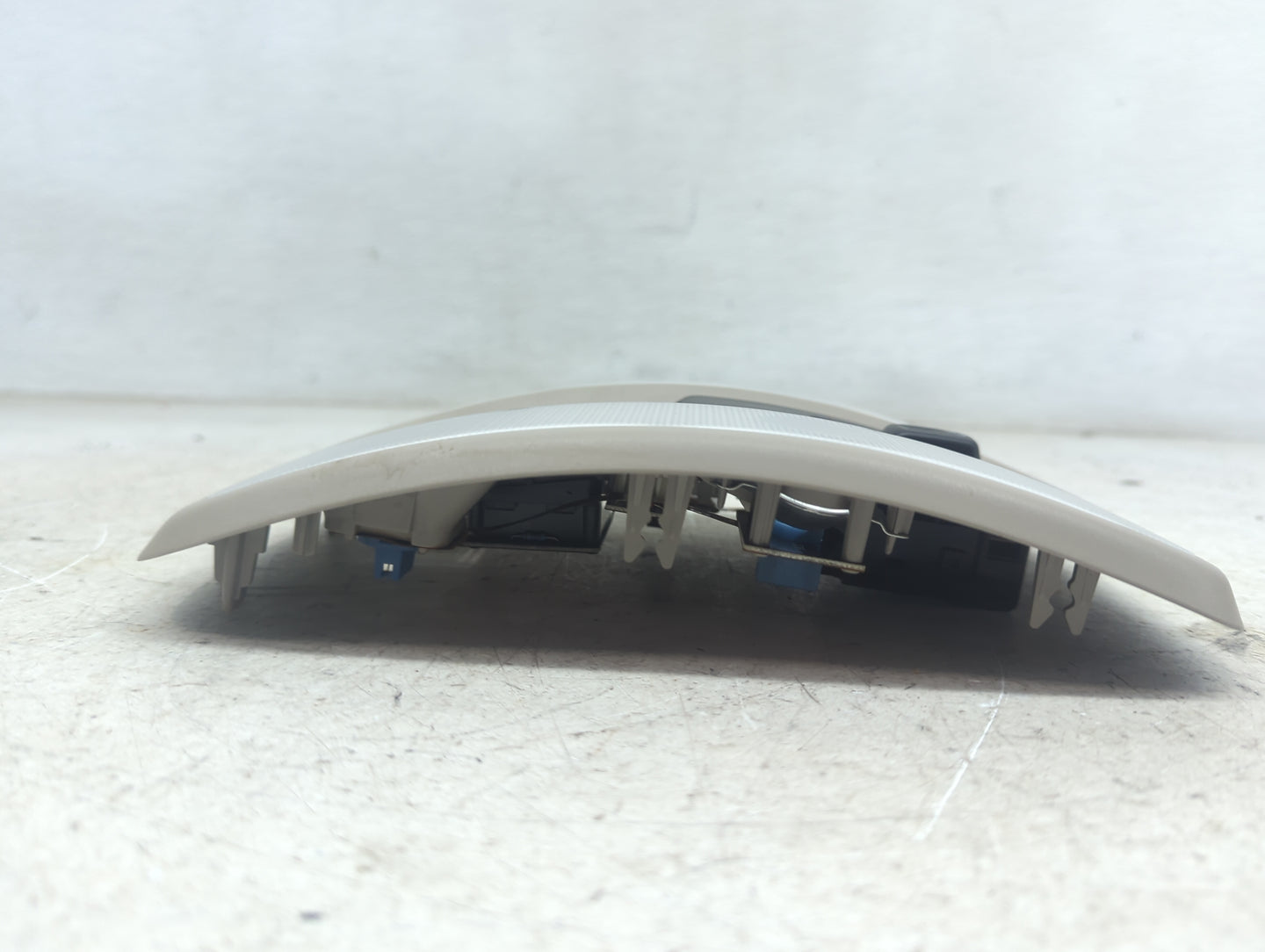 2007 Volvo S40 Overhead Roof Console Tan - Oemusedautoparts1.com
