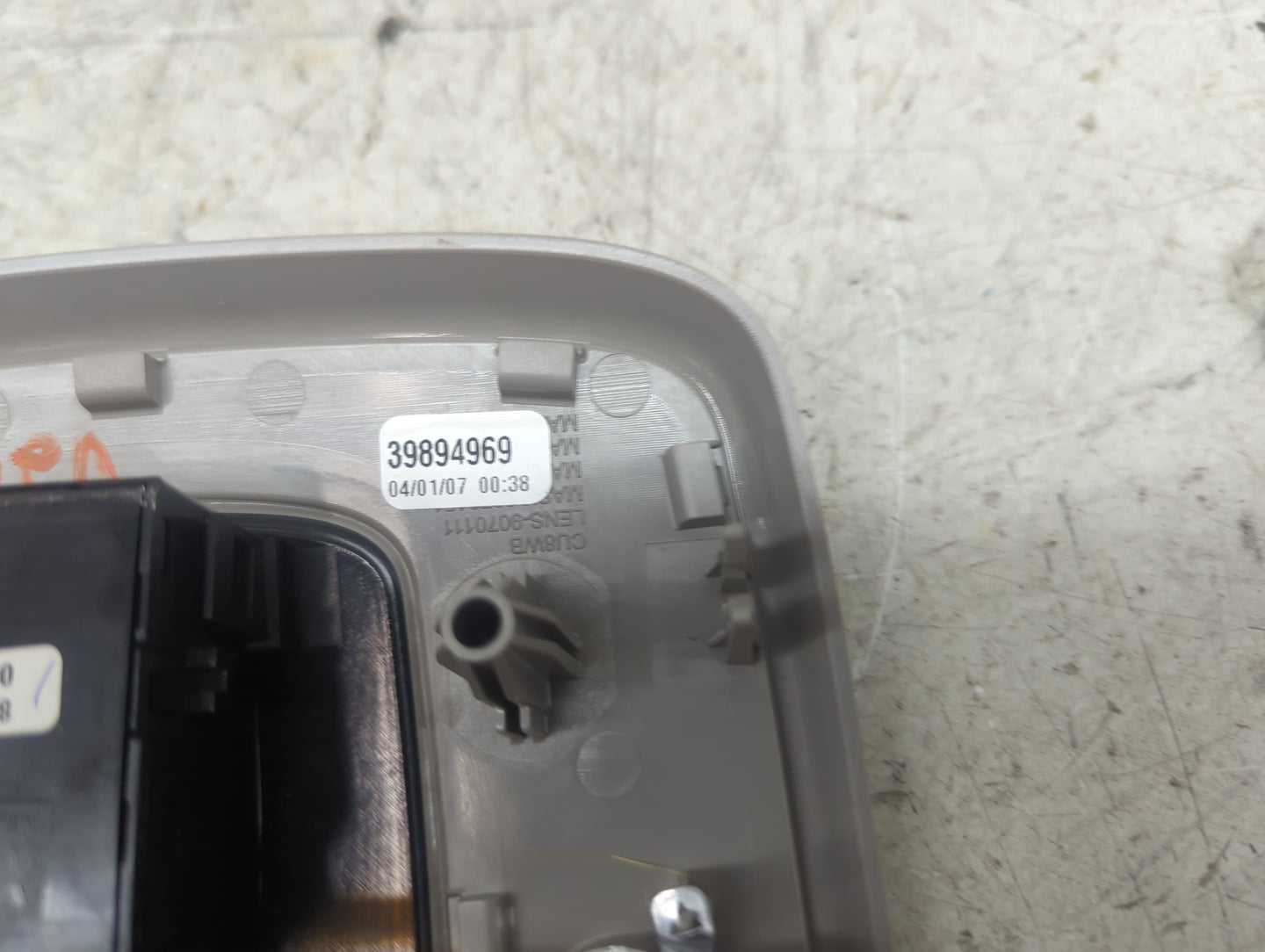 2007 Volvo S40 Overhead Roof Console Tan - Oemusedautoparts1.com