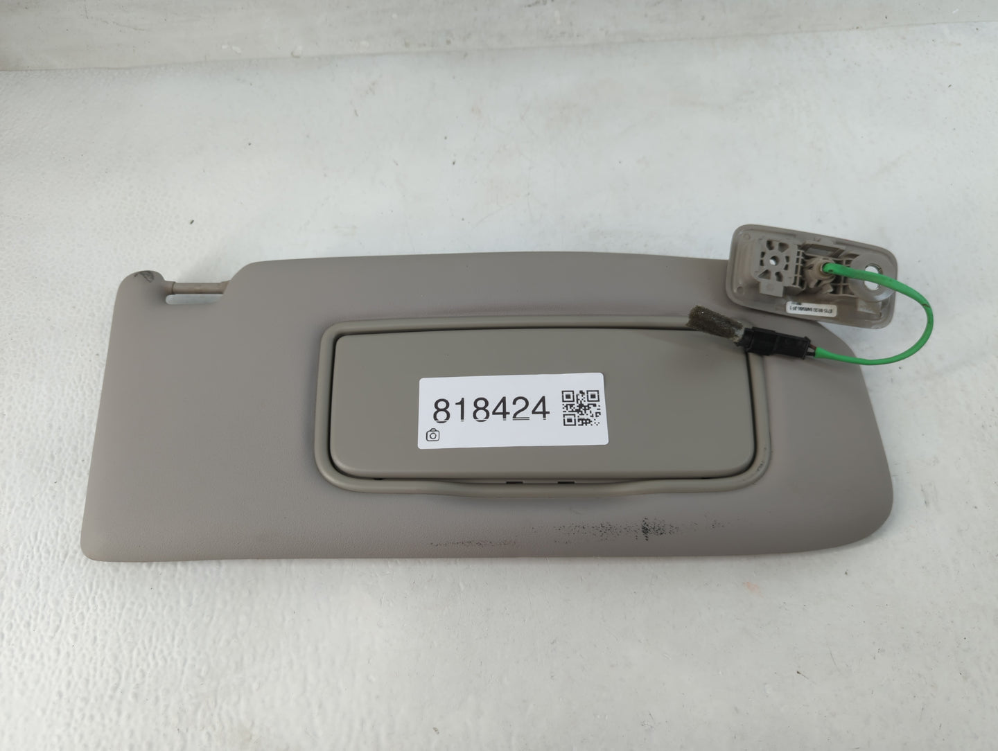 2007-2011 Volvo S40 Sun Visor Shade Replacement Passenger Right Mirror Fits Fits 2007 2008 2009 2010 2011 OEM Used Auto Part