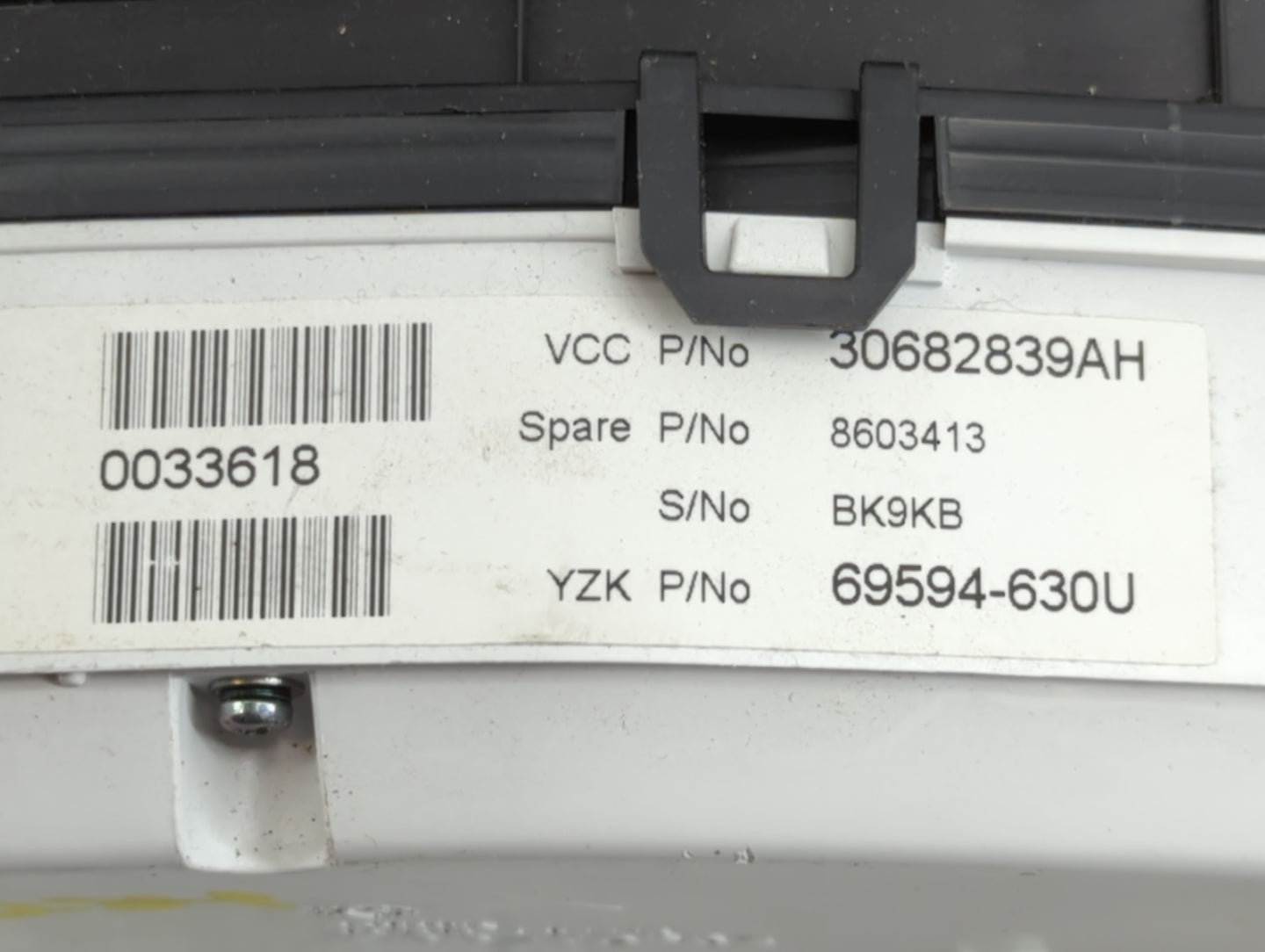 2007 Volvo S80 Instrument Cluster Speedometer Gauges P/N:69594-680U 30682840AH Fits OEM Used Auto Parts - Oemusedautoparts1.