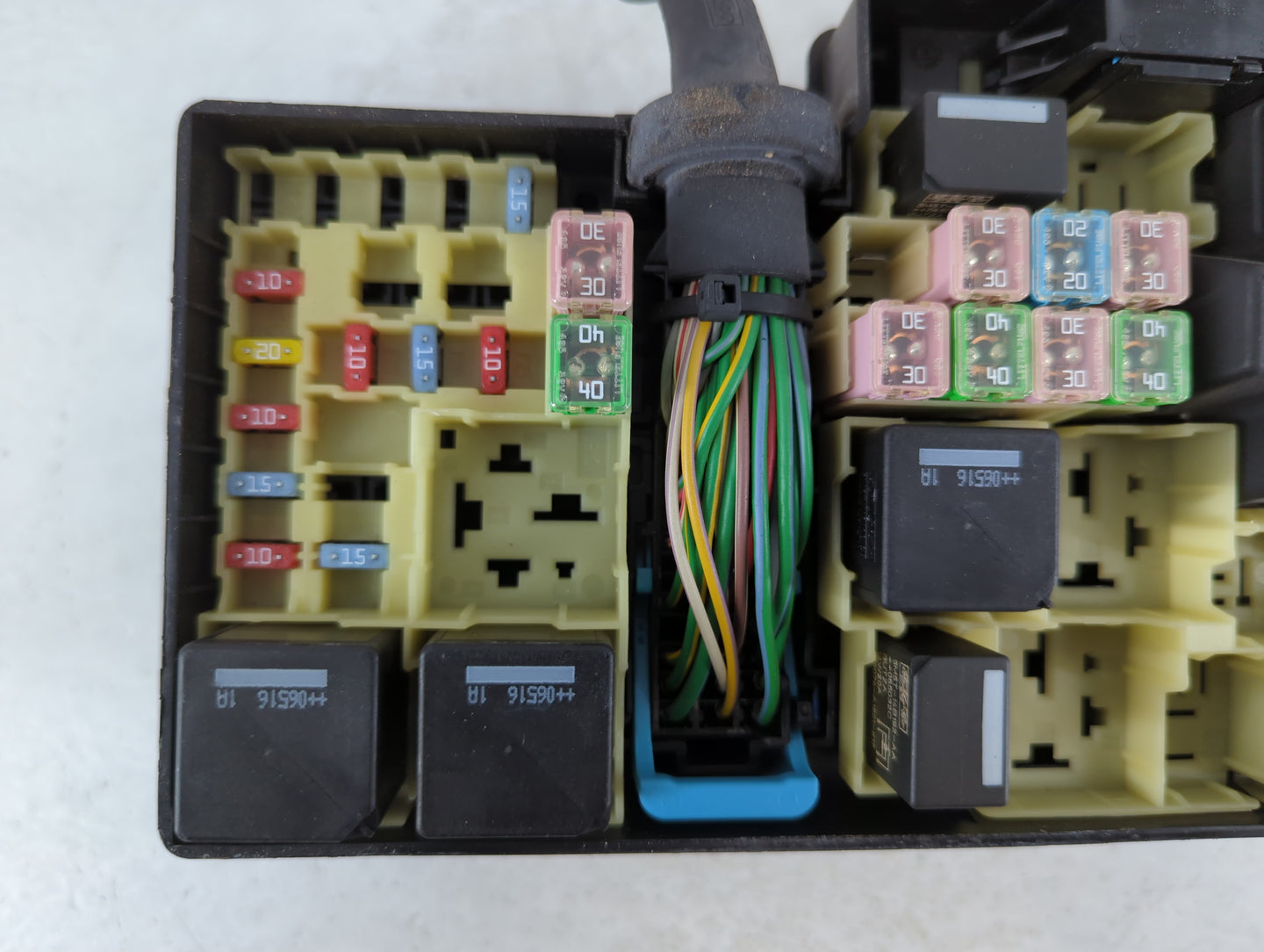 2007 Volvo V40 Fusebox Fuse Box Panel Relay Module P/N:518818000 Fits Fits 2008 OEM Used Auto Parts - Oemusedautoparts1.com