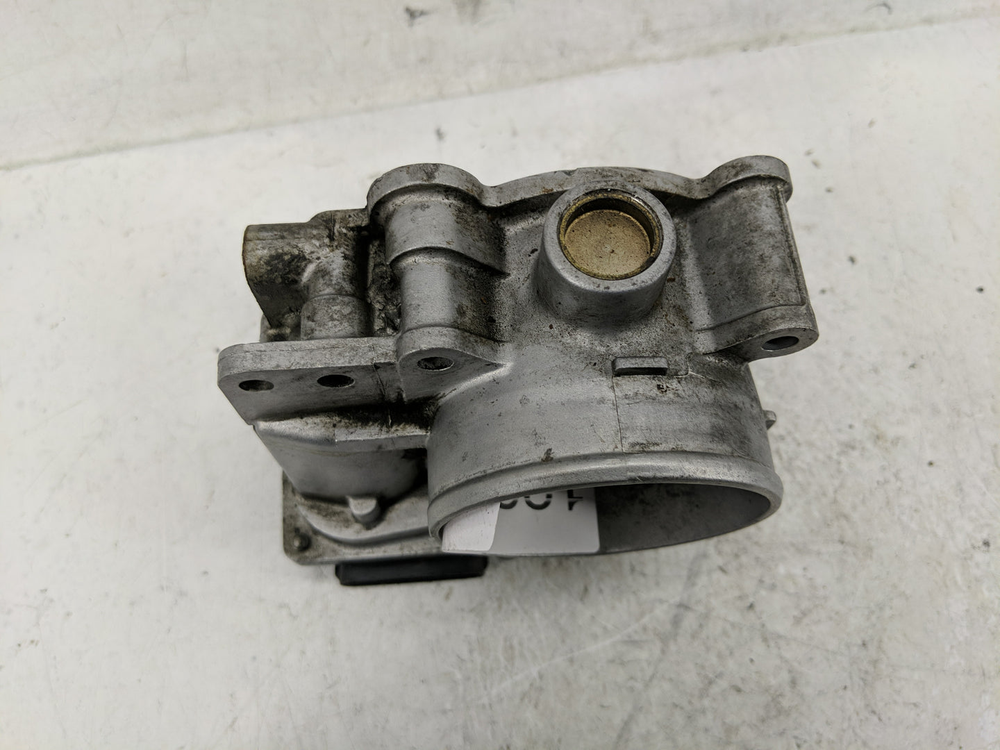 2007 Volvo V40 Throttle Body Fits Fits 2004 2005 2006 2008 2009 2010 OEM Used Auto Parts - Oemusedautoparts1.com