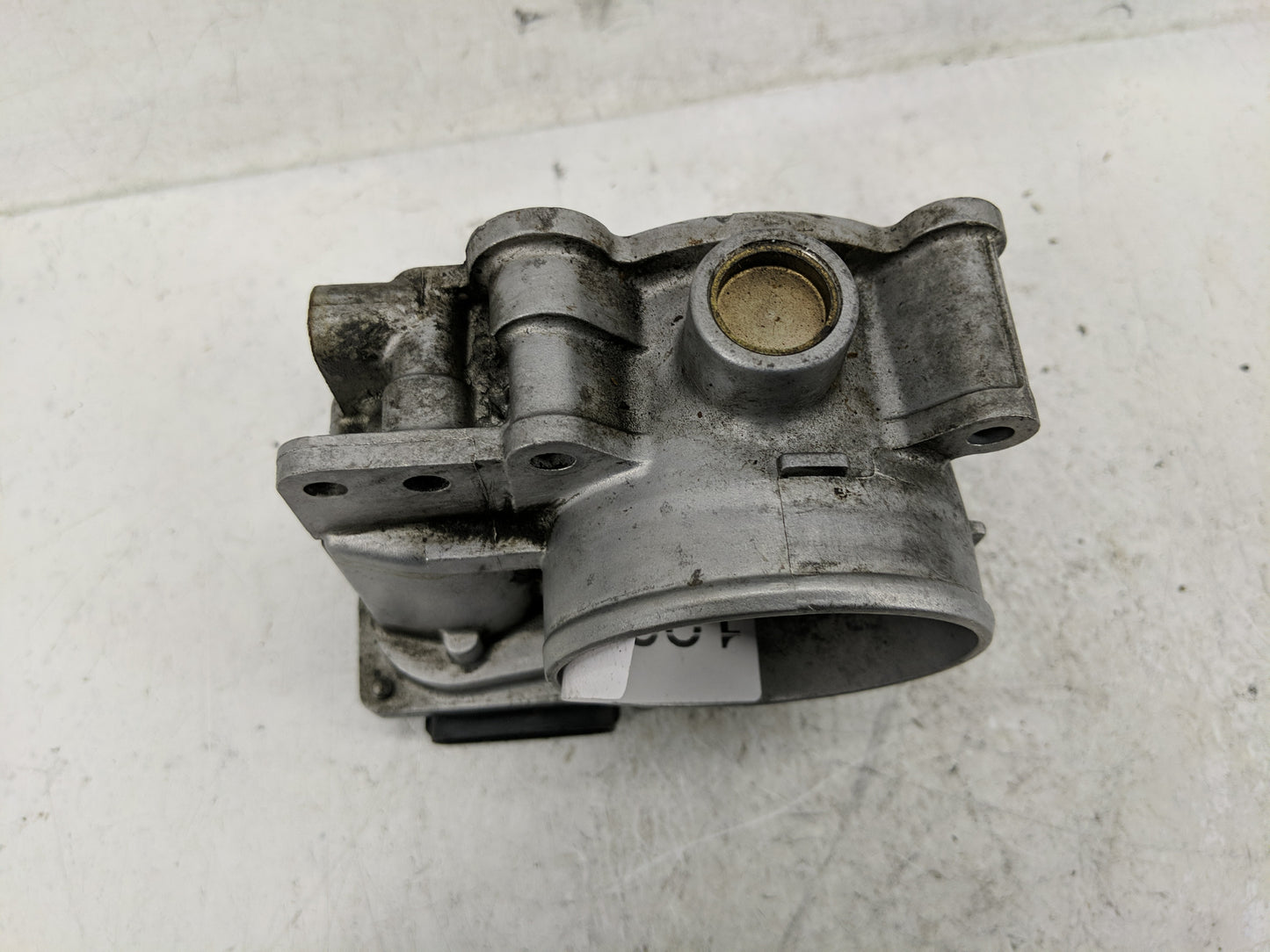 2007 Volvo V40 Throttle Body Fits Fits 2004 2005 2006 2008 2009 2010 OEM Used Auto Parts - Oemusedautoparts1.com