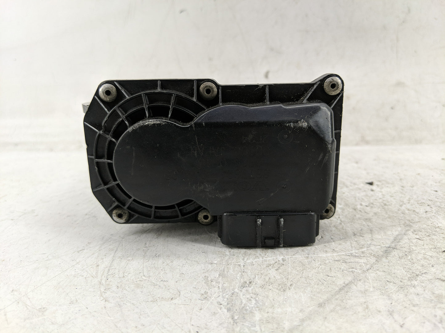 2007 Volvo V40 Throttle Body Fits Fits 2004 2005 2006 2008 2009 2010 OEM Used Auto Parts - Oemusedautoparts1.com