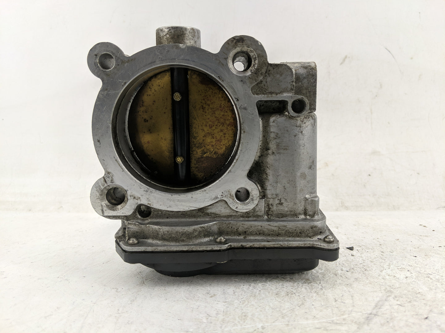 2007 Volvo V40 Throttle Body Fits Fits 2004 2005 2006 2008 2009 2010 OEM Used Auto Parts - Oemusedautoparts1.com