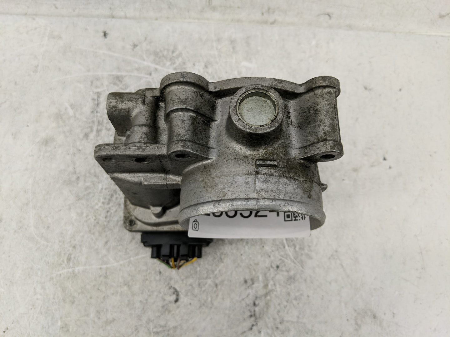 2007 Volvo V40 Throttle Body Fits Fits 2004 2005 2006 2008 2009 2010 OEM Used Auto Parts - Oemusedautoparts1.com